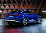 Audi-SQ8_Sportback_e-tron_quattro-2023-12.jpg