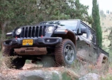 Jeep-Gladiator-2023-08-YP.jpg