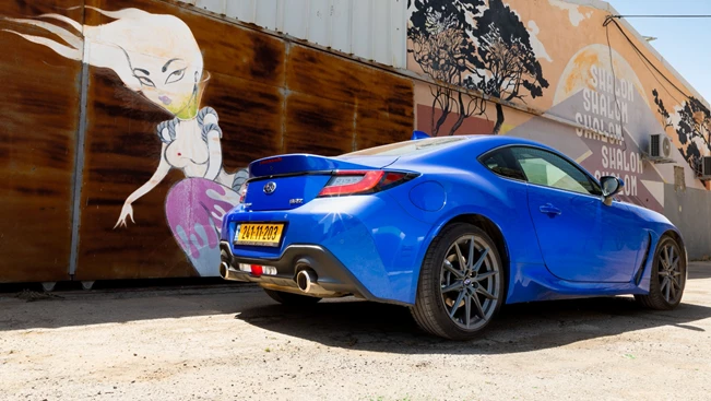 סובארו BRZ 2023