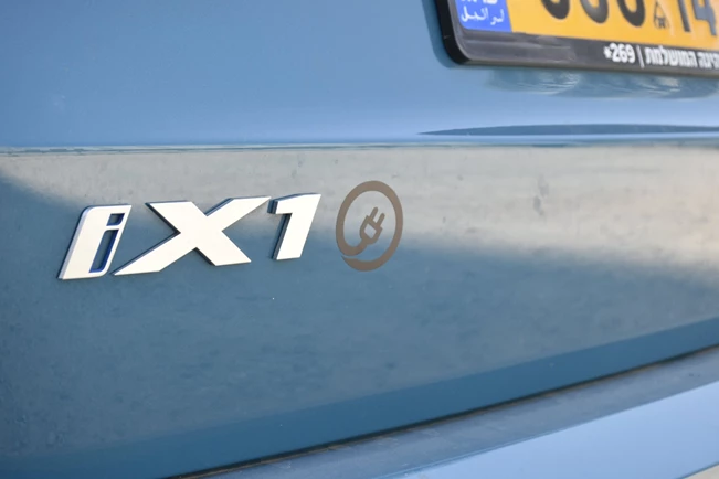 BMW iX1 סמל