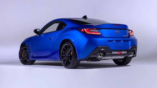 סובארו BRZ tS