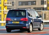 Volkswagen-Touran-2014-02.jpg