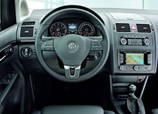 Volkswagen-Touran-2014-05.jpg