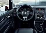 Volkswagen-Touran-2013-05.jpg