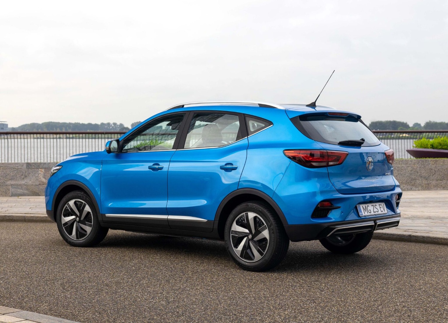 MG ZS - אוטו