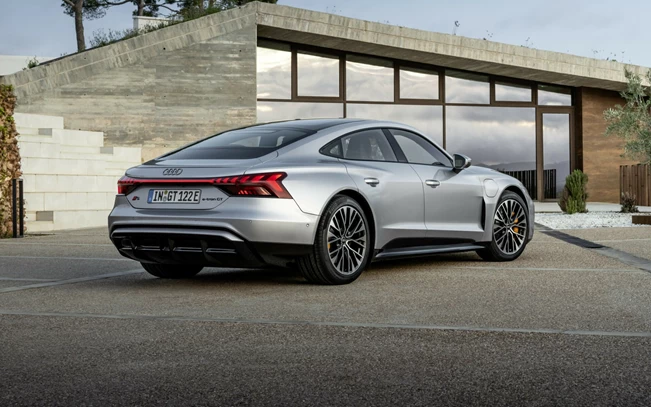 אודי e-tron GT מתחדשת: עד 925 כ