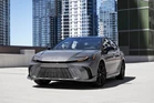 2025_Camry_XSE_AWD_HeavyMetalBlackRoof_003.jpg