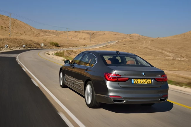 במחיר של חשמלית חדשה: כדאי לקנות BMW פלאג-אין משומשת?