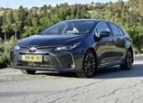 Toyota-Corolla_Sedan-2025 (5).jpg
