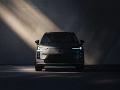 וולוו XC70: היברידי-נטען חדש עם טווח של 200 ק"מ