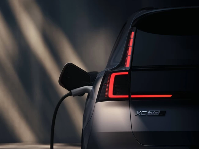 וולוו XC70: היברידי-נטען חדש עם טווח של 200 ק