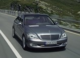 Mercedes-Benz-S-Class-2005-2015-04.jpg